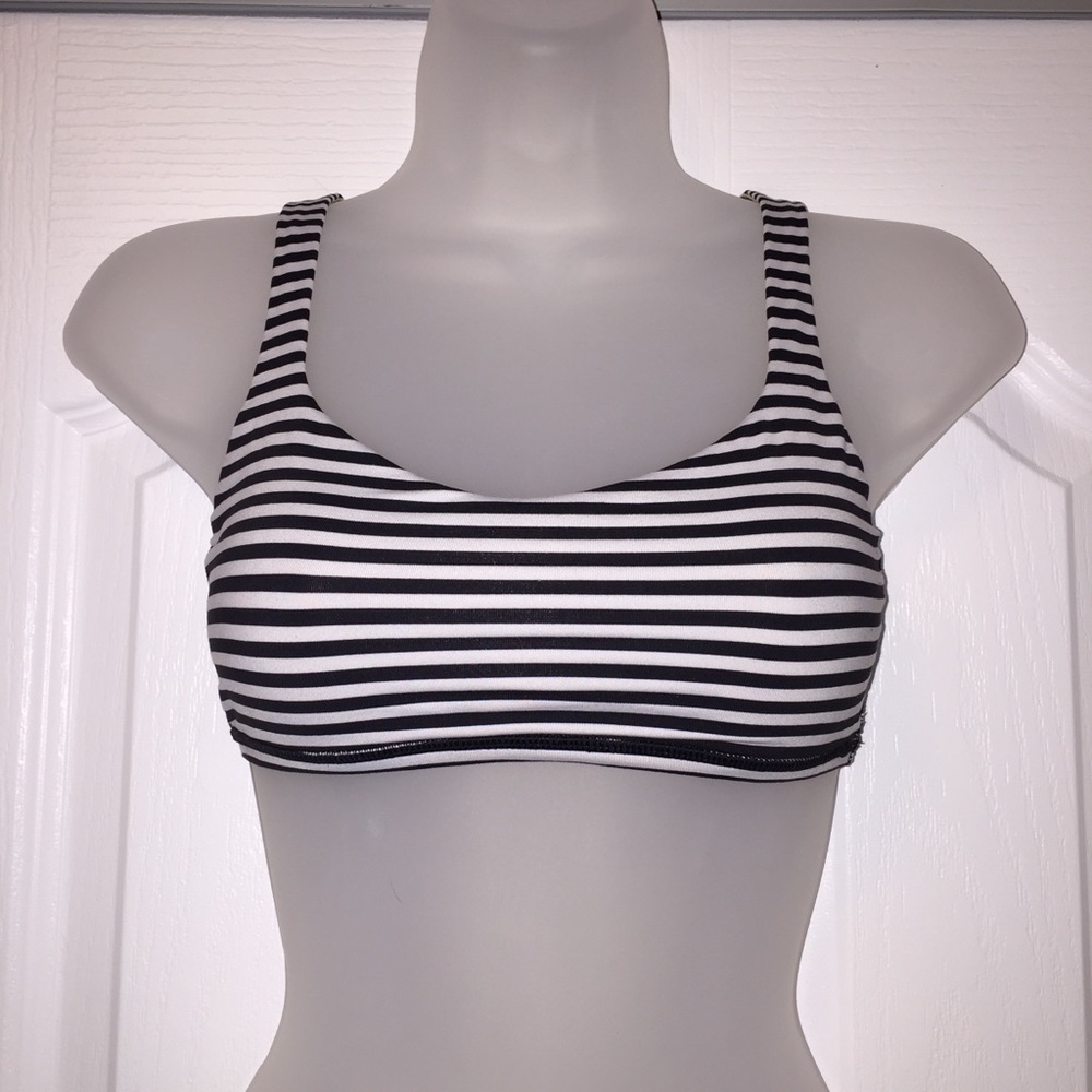 Lululemon Athletica sports bra